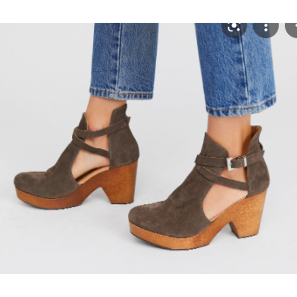 Free People Cedar Buckled Clog Size 38 Dark Brown Heeled Closed-toe Casual
